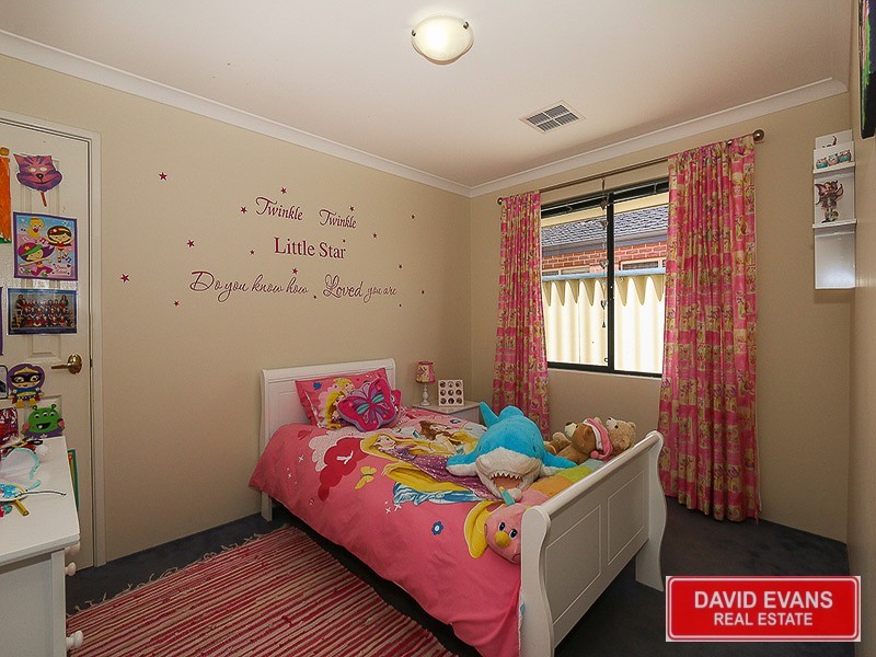 2 Kirkham Lane, Carramar WA 6031