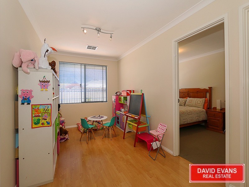 2 Kirkham Lane, Carramar WA 6031
