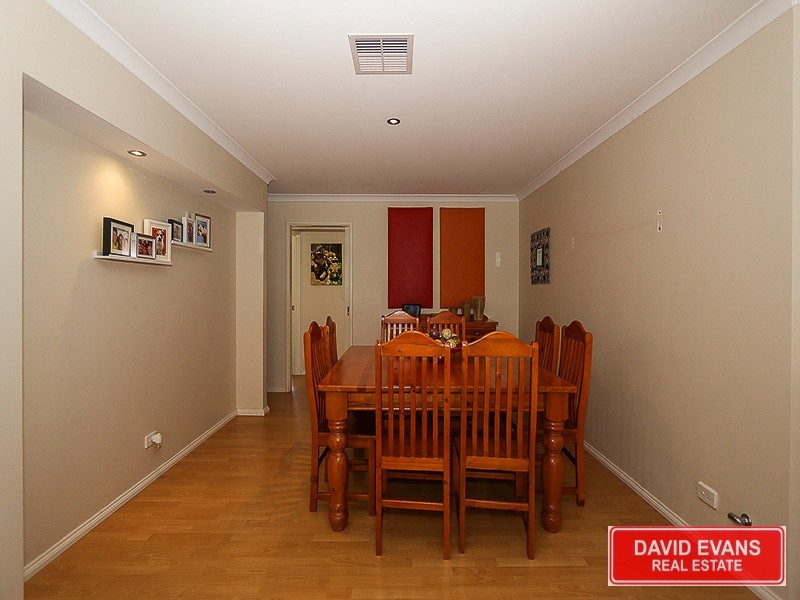 2 Kirkham Lane, Carramar WA 6031