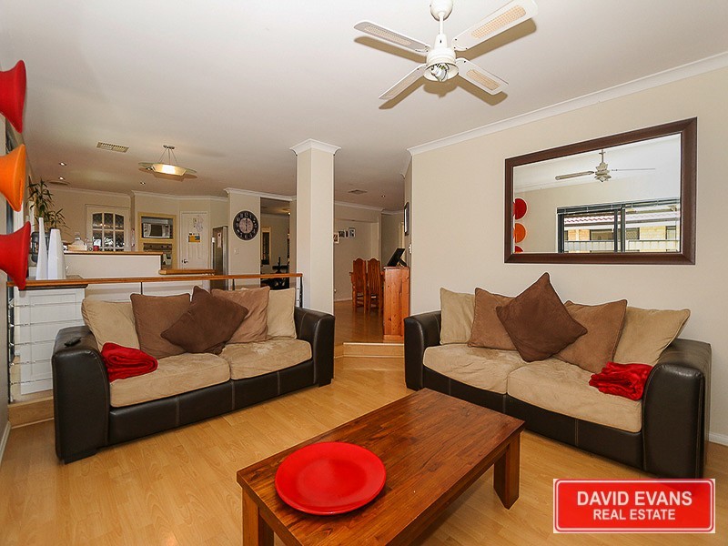 2 Kirkham Lane, Carramar WA 6031