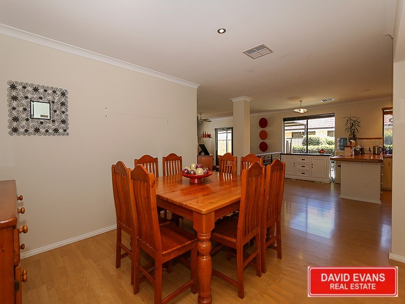2 Kirkham Lane, Carramar WA 6031