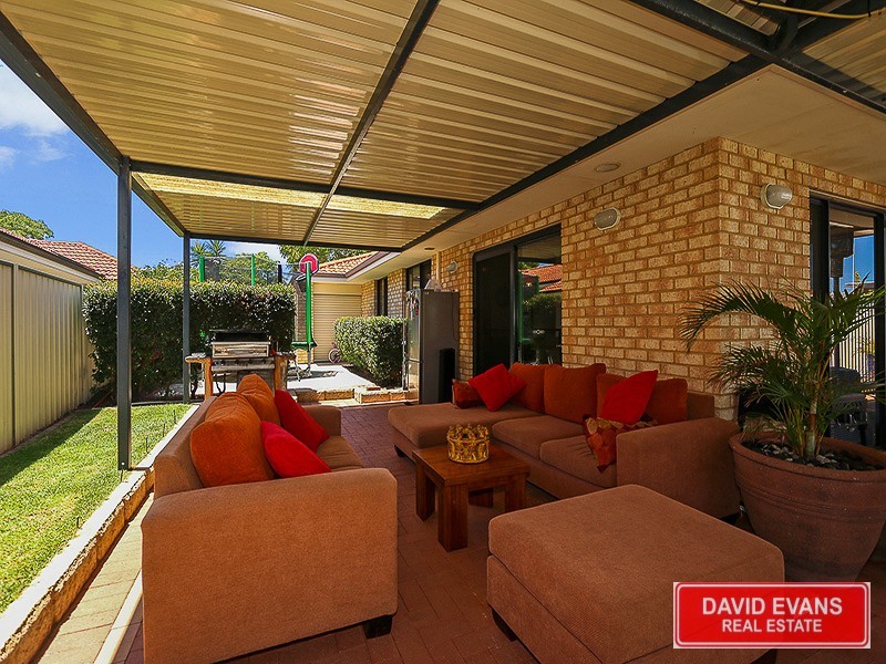 2 Kirkham Lane, Carramar WA 6031
