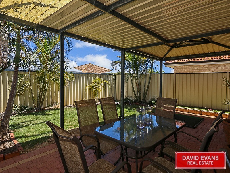 2 Kirkham Lane, Carramar WA 6031