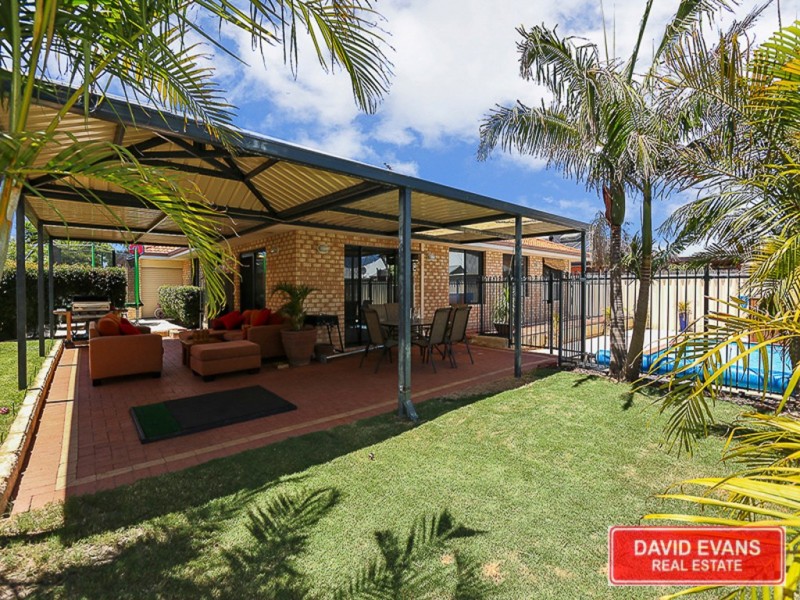 2 Kirkham Lane, Carramar WA 6031