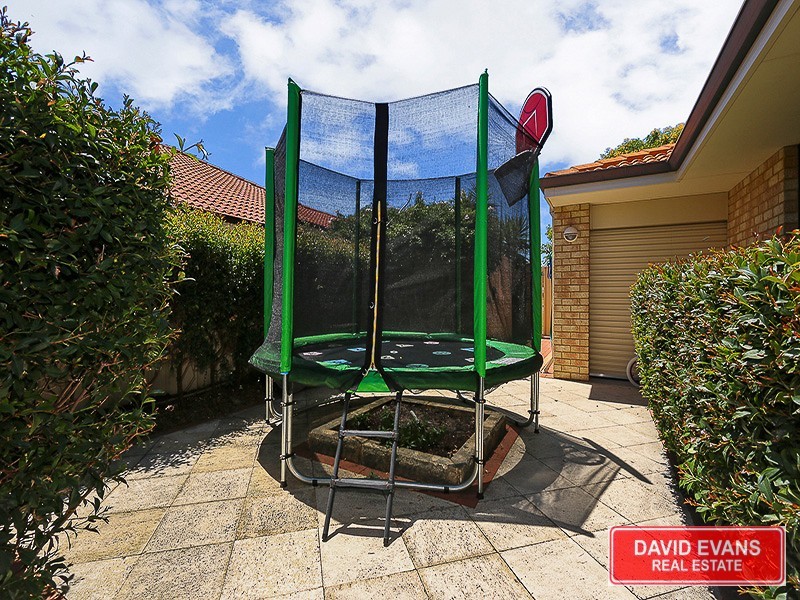 2 Kirkham Lane, Carramar WA 6031