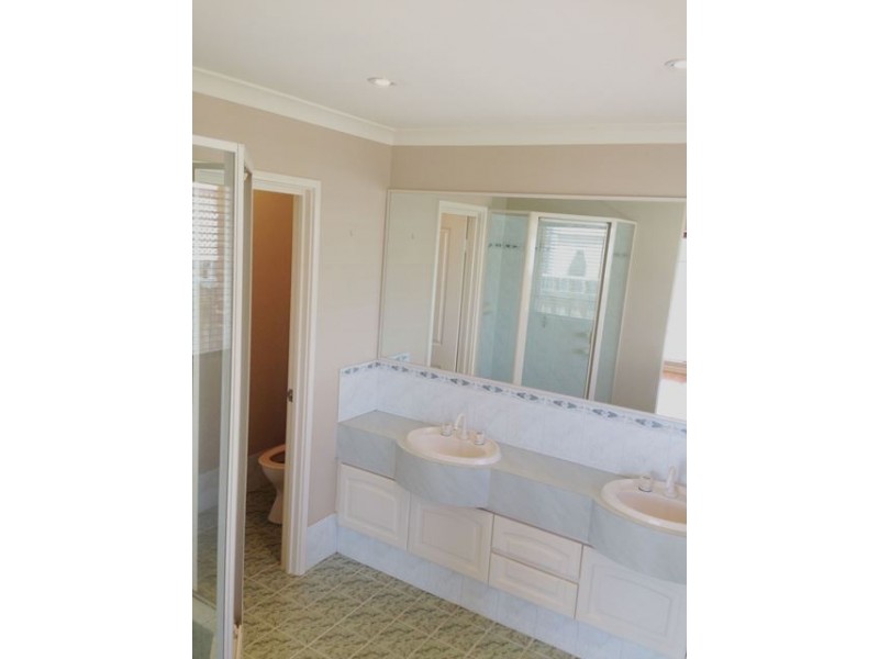 8 Santa Monica Parade, Iluka WA 6028