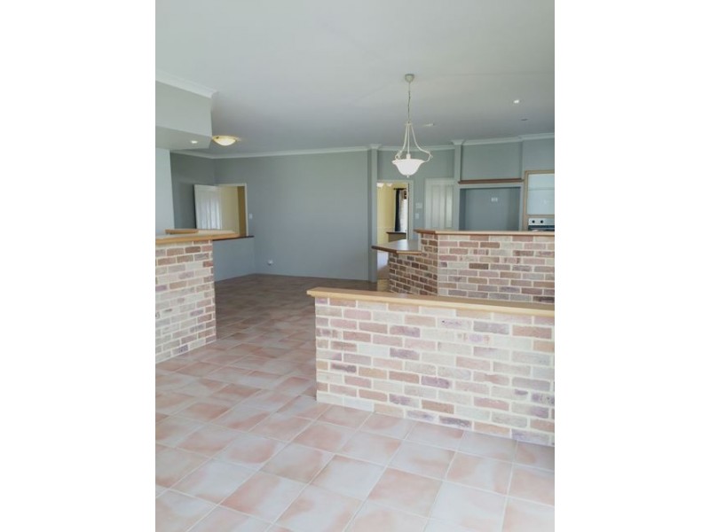 8 Santa Monica Parade, Iluka WA 6028