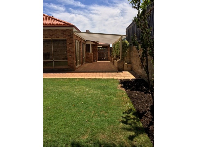 8 Santa Monica Parade, Iluka WA 6028