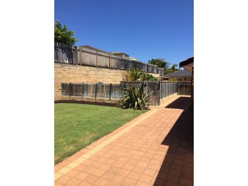 8 Santa Monica Parade, Iluka WA 6028