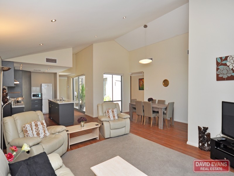 8 Jamaica Lane, Clarkson WA 6030