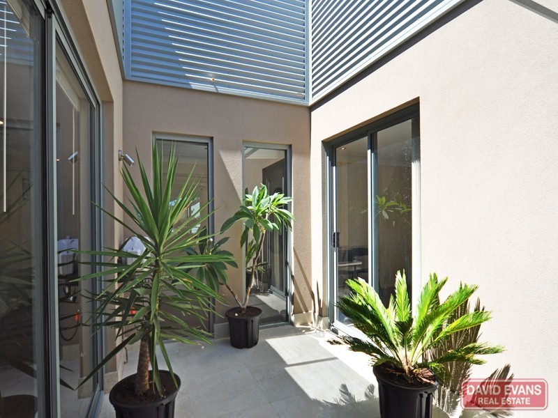 8 Jamaica Lane, Clarkson WA 6030