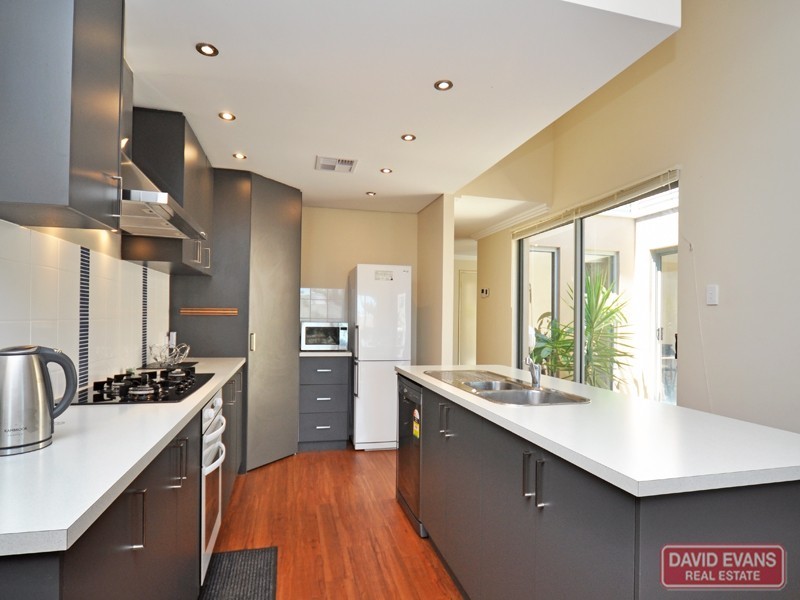 8 Jamaica Lane, Clarkson WA 6030