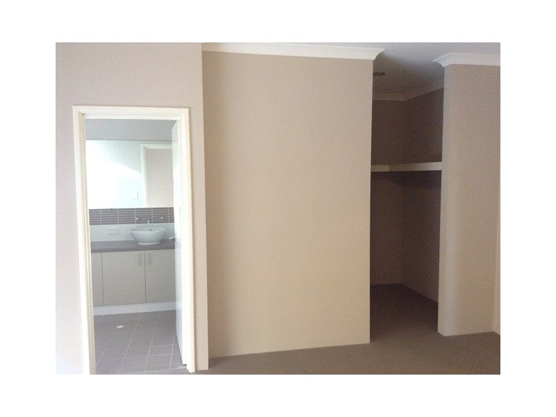 10 Langmuir Way, Tapping WA 6065