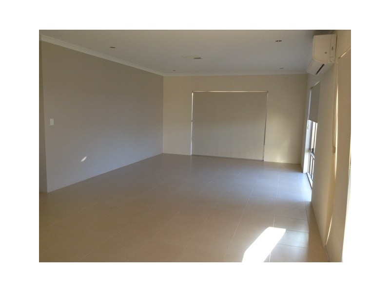 10 Langmuir Way, Tapping WA 6065