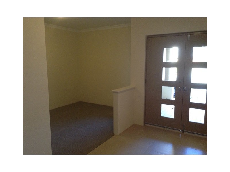 10 Langmuir Way, Tapping WA 6065