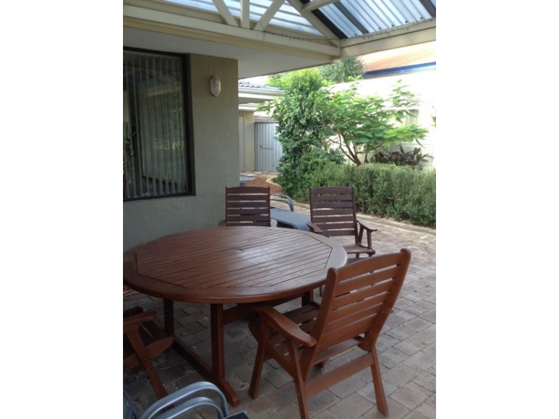 10 Flinders Ave, Hillarys WA 6025