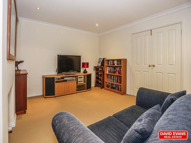 10 Prenton Street, Butler WA 6036