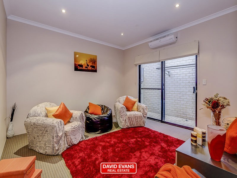 16 Marchwood Blvd, Butler WA 6036