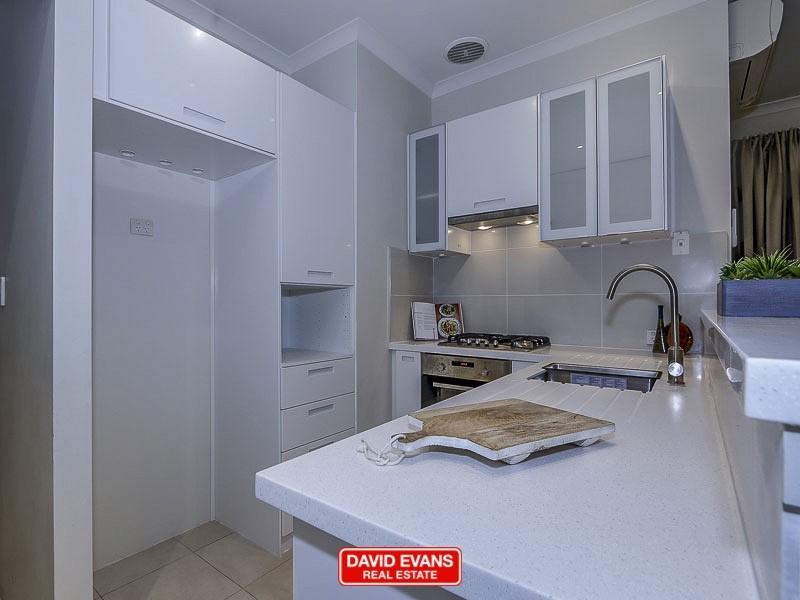 16 Marchwood Blvd, Butler WA 6036