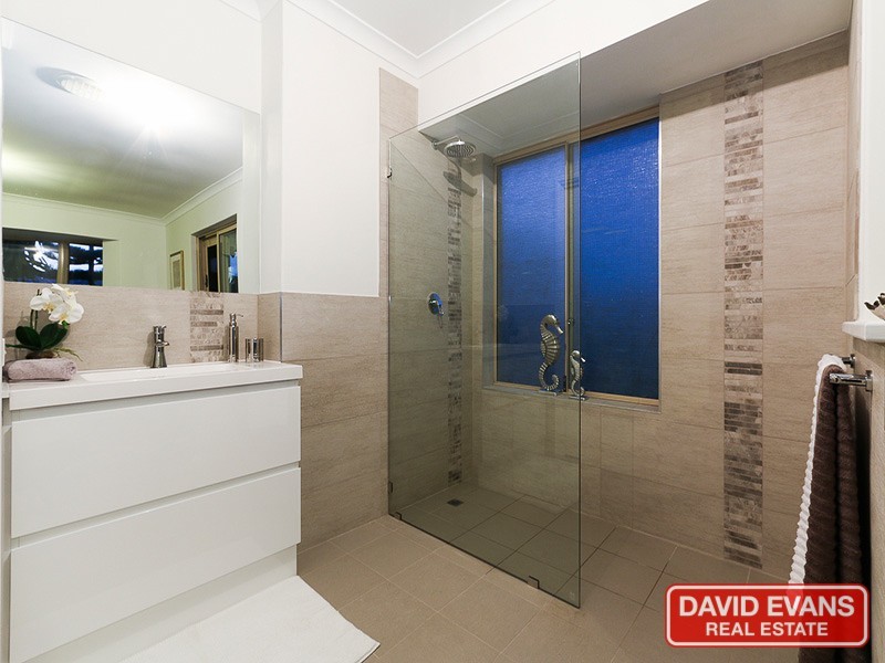 26 Rothesay Heights, Mindarie WA 6030