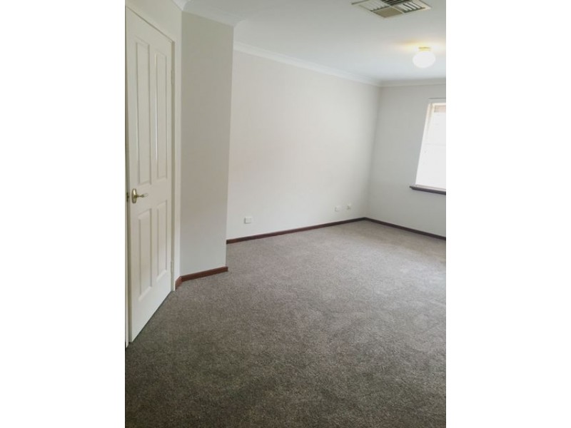 5 Ostend Parade, Mindarie WA 6030