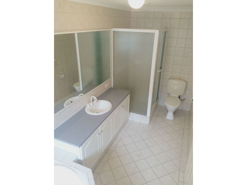 5 Ostend Parade, Mindarie WA 6030