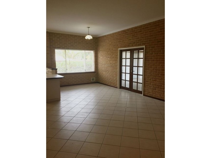 5 Ostend Parade, Mindarie WA 6030