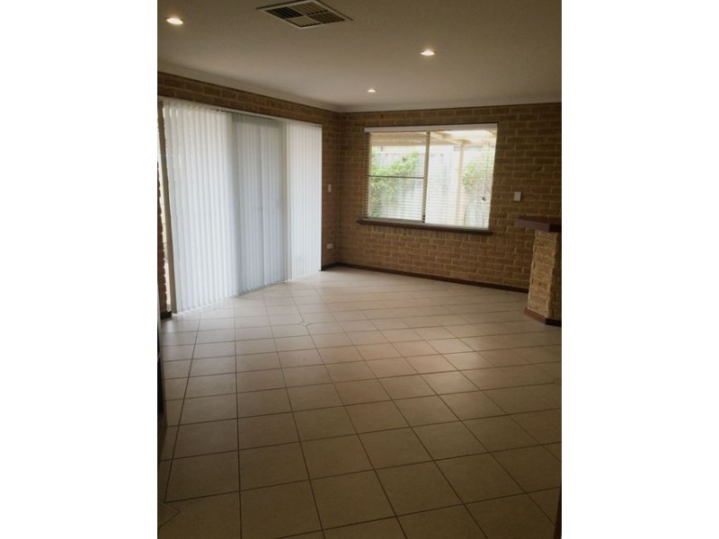 5 Ostend Parade, Mindarie WA 6030