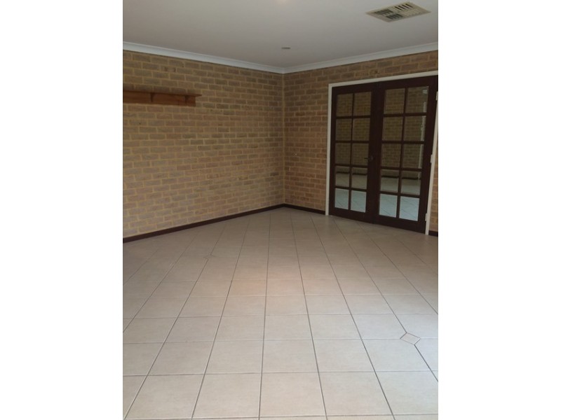 5 Ostend Parade, Mindarie WA 6030