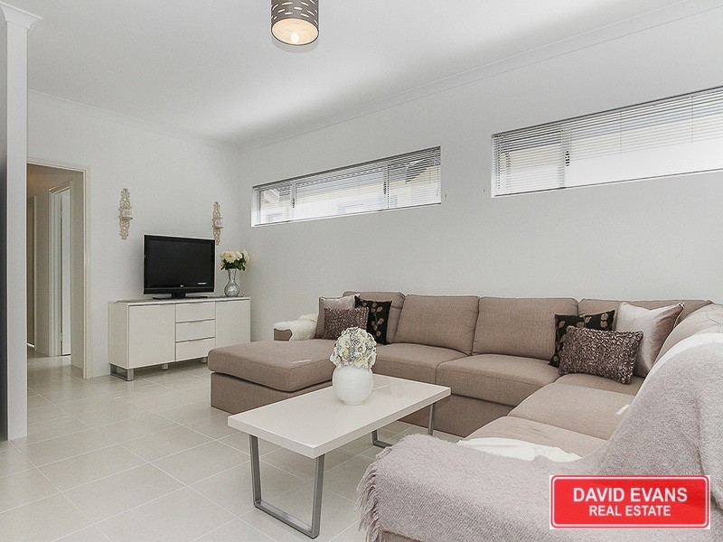 59 Midsummer Avenue, Jindalee WA 6036