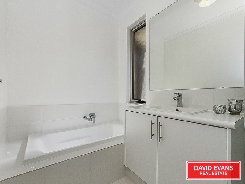 59 Midsummer Avenue, Jindalee WA 6036