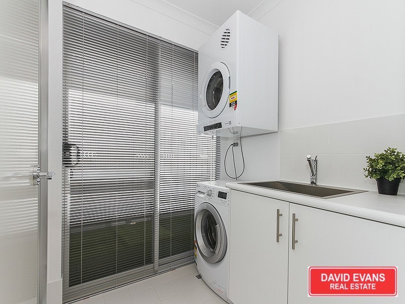 59 Midsummer Avenue, Jindalee WA 6036