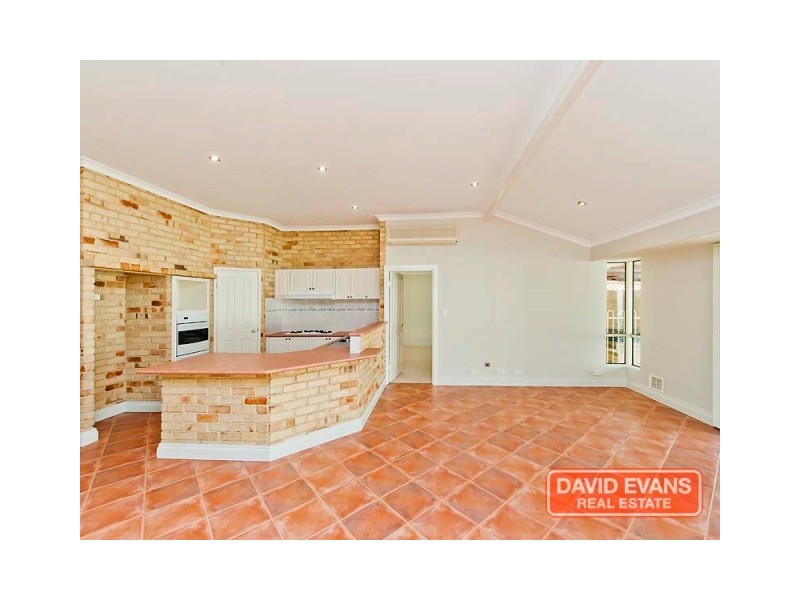 82 Roxburgh CIrcle, Kinross WA 6028