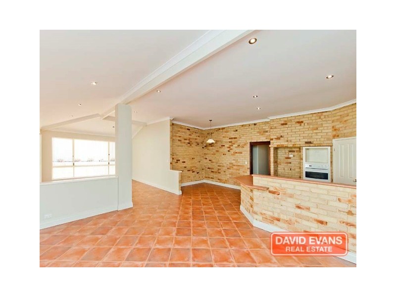 82 Roxburgh CIrcle, Kinross WA 6028