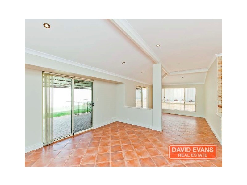 82 Roxburgh CIrcle, Kinross WA 6028