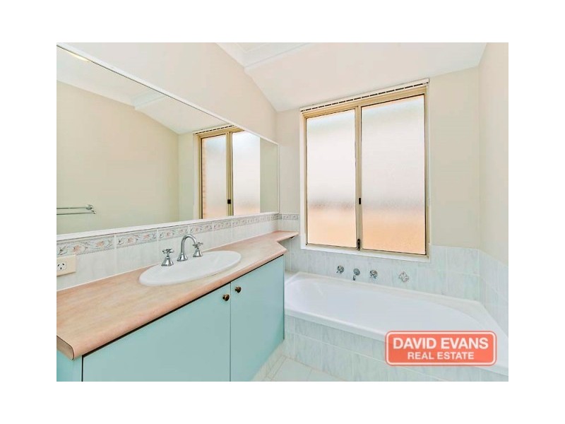 82 Roxburgh CIrcle, Kinross WA 6028