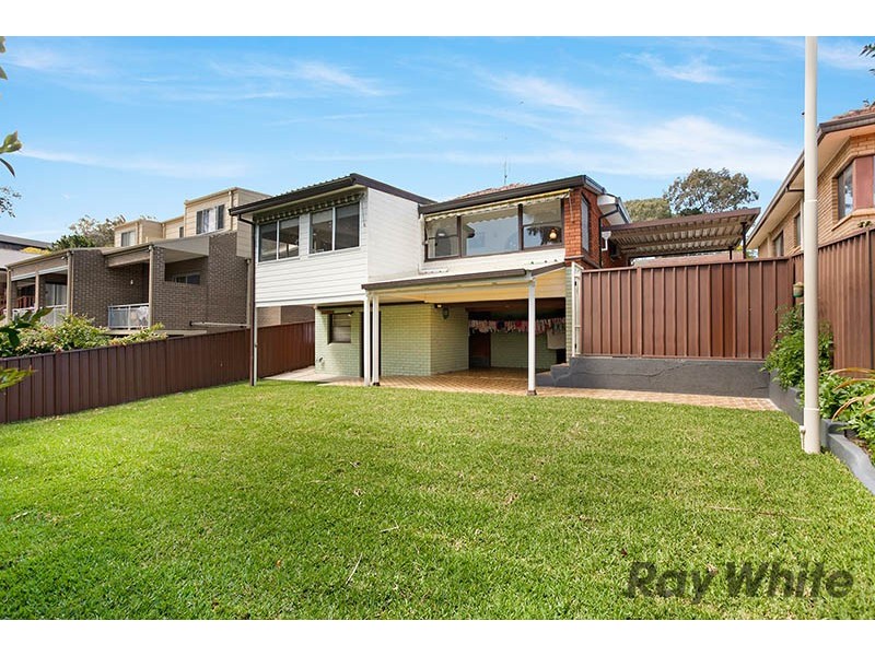 13 Roseview Avenue, Roselands NSW 2196