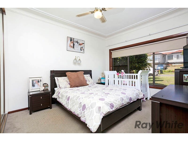 13 Roseview Avenue, Roselands NSW 2196