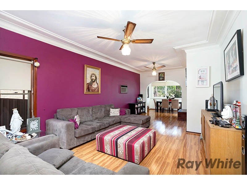 13 Roseview Avenue, Roselands NSW 2196