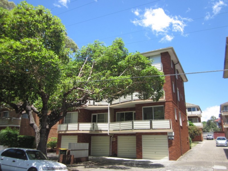 2/15 Cambridge Street, Penshurst NSW 2222