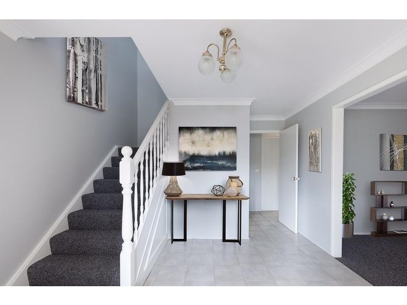 5 Flemington Close, Casula NSW 2170