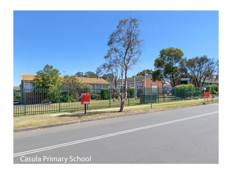 5 Flemington Close, Casula NSW 2170
