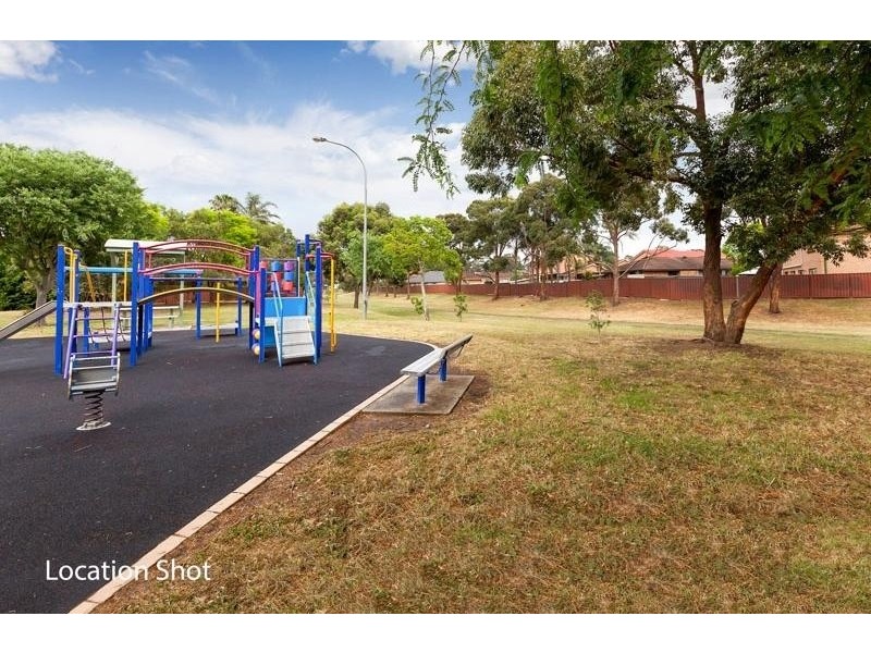 5 Flemington Close, Casula NSW 2170