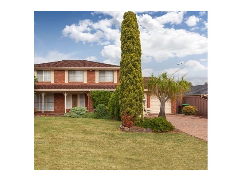 5 Flemington Close, Casula NSW 2170