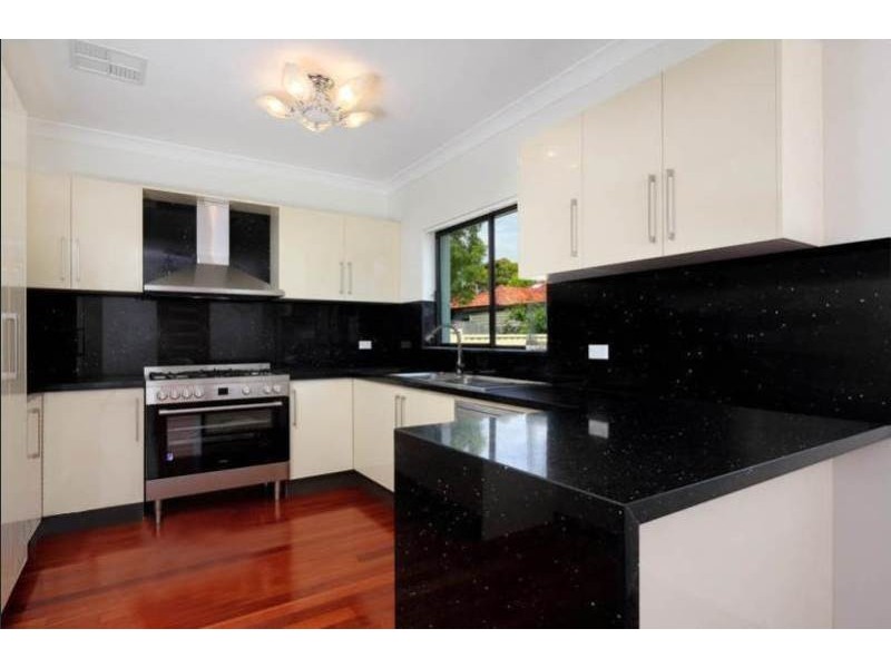 11 Dwyer Lane, Blakehurst NSW 2221