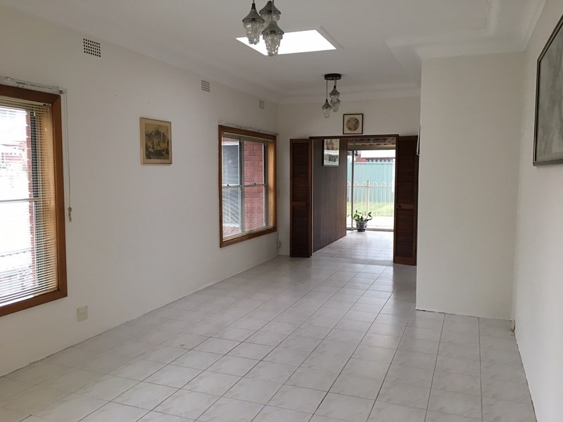 33 Midlothian Avenue, Beverly Hills NSW 2209