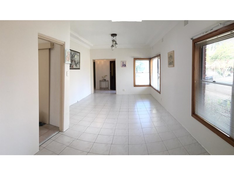 33 Midlothian Avenue, Beverly Hills NSW 2209