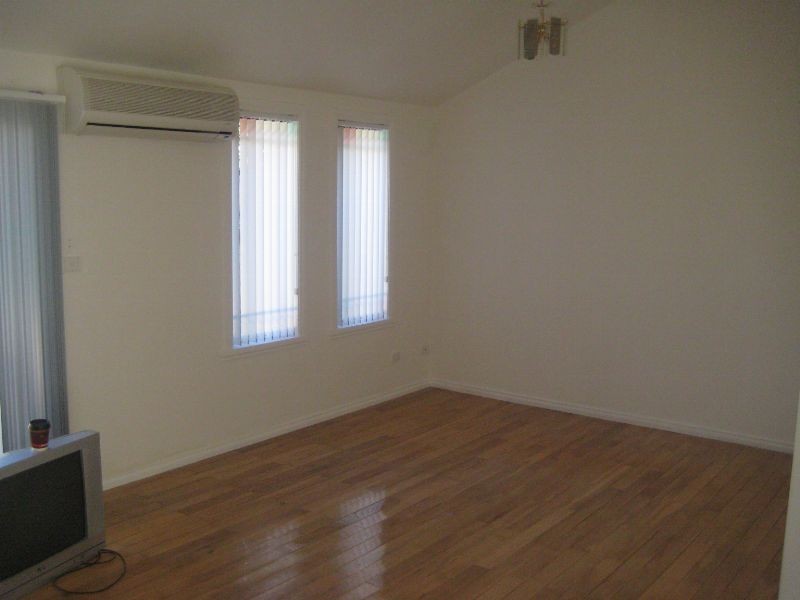 2/105 West Botany Street, Banksia NSW 2216