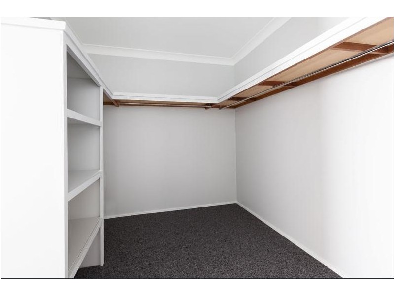 5 Flemington Close, Casula NSW 2170