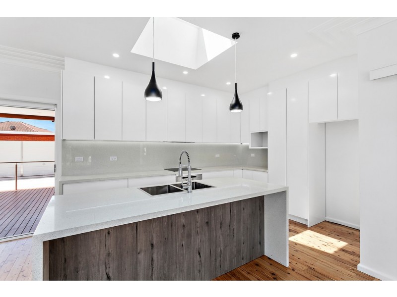 32 Valentia Avenue, Lugarno NSW 2210